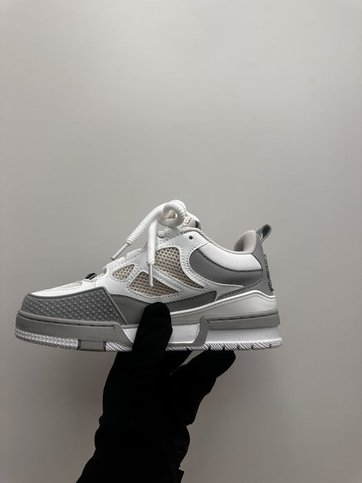 Adidași Louis Vuitton Skate Grey