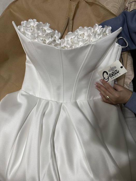Vand rochie de mireasa NOUA din tafta
