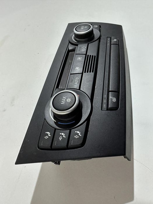 Продаваме климатроник с лайстна с подгреви за БМВ Е90 Е91 Е92 Е93/ BMW