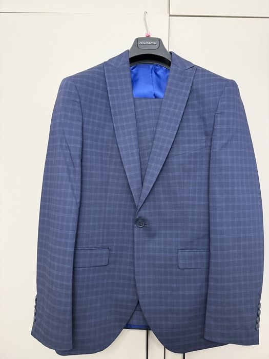 Тъмносин Костюм Andrews