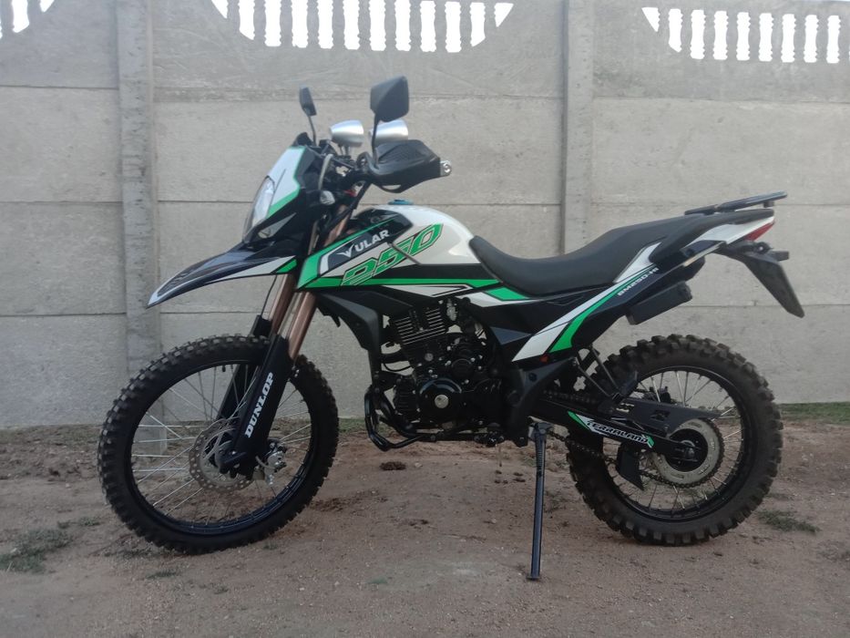 Мотоцикл улар250