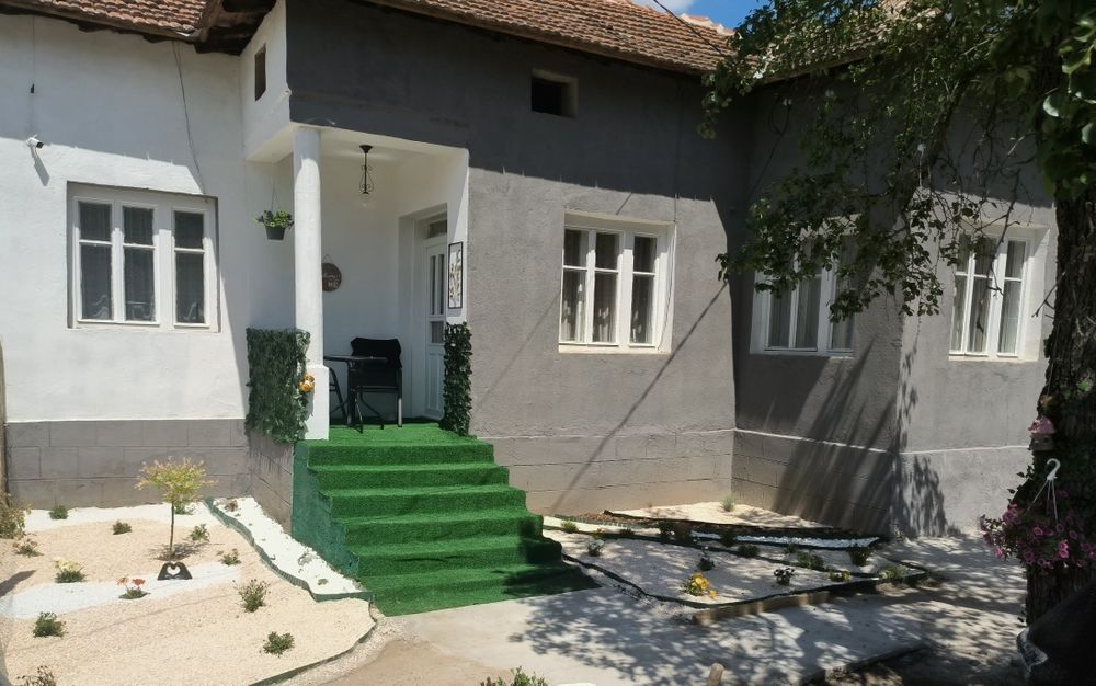 Продавам  къща село Смирненски