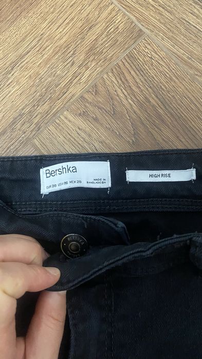 Продам 2 пары джинс