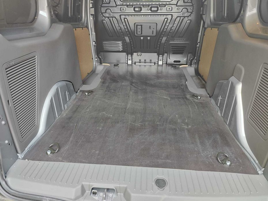 Podea din placaj antiderapant pentru utilitare