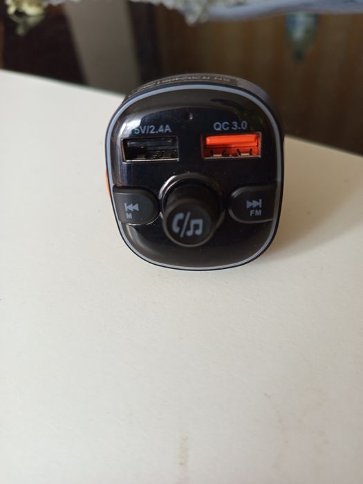 Адаптер за зарядно за кола