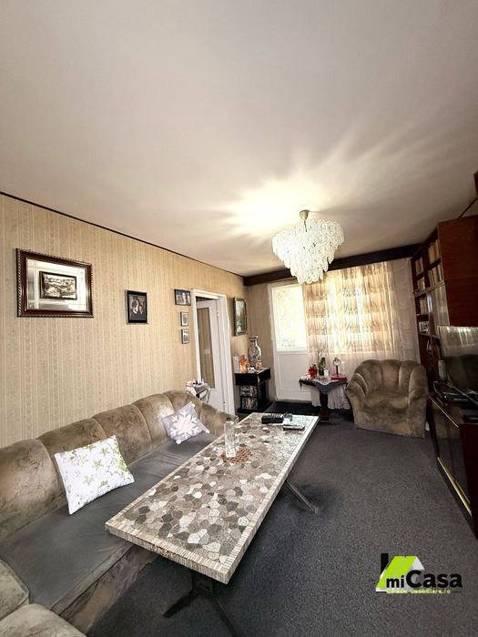 Apartament 3 camere 77500 NEGOCIABIL în Micro 19