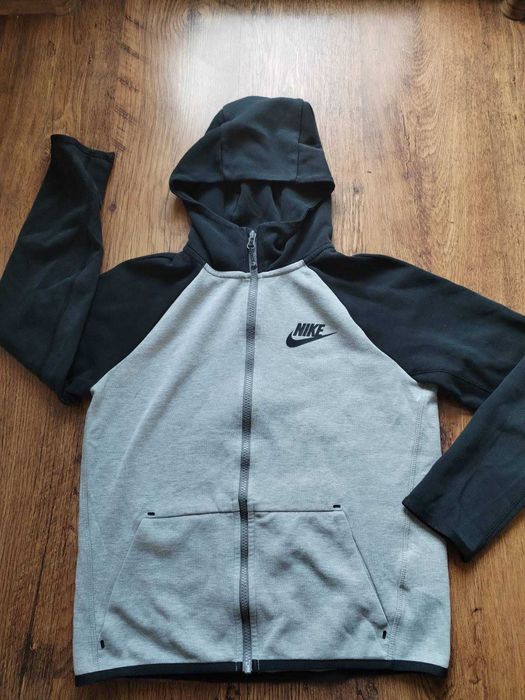Nike Hoodie Tech Fleece Essentials - юношеско горнище 147-158см