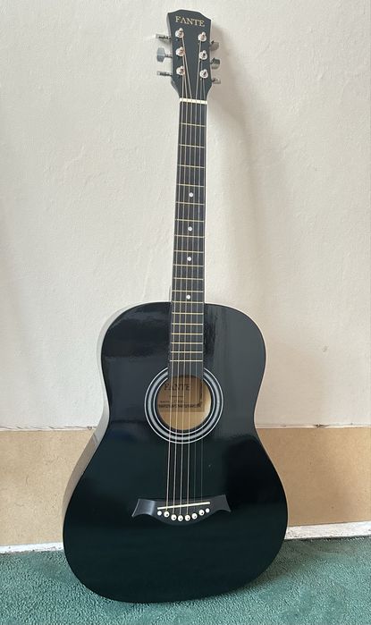 Гитара акуститечкая