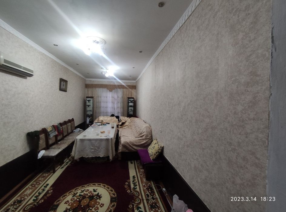 Yakkasaroy tumanida hovli sotiladi