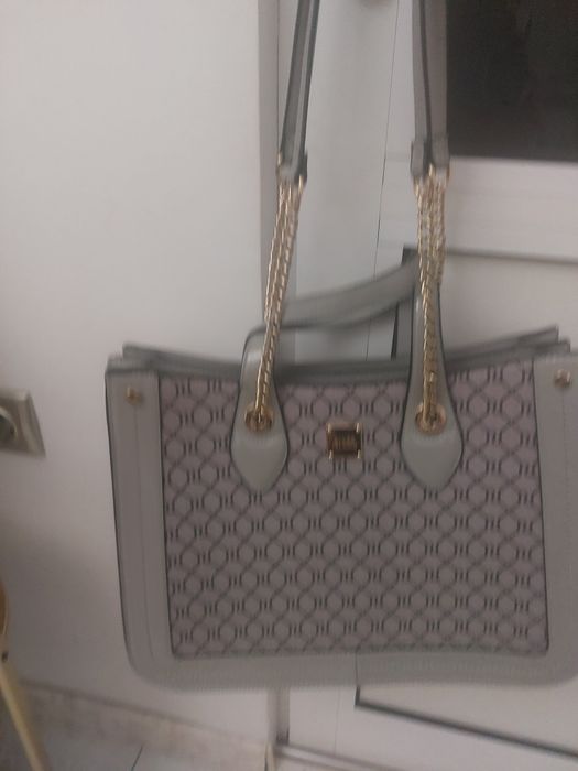 Нова,оригинална чанта на River island,удобна,практична,стилна