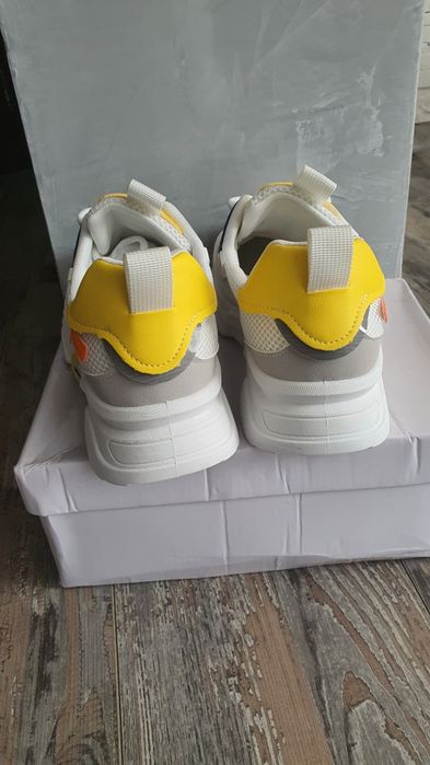 Маратонки 39 номер