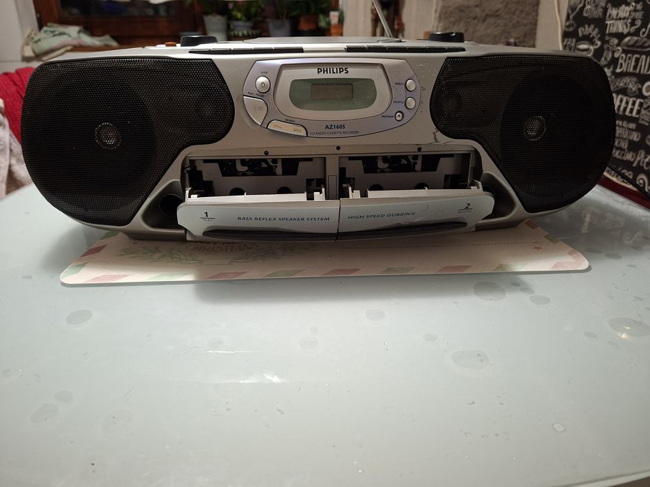 Philips AZ1605, Radiocasetofon cu CD, radio 3 benzi( Antena Satelor)