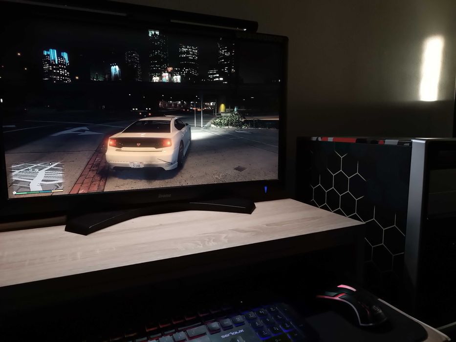 Calculator Gaming sau Office – Intel i5, 16GB RAM, placa video RX 550 4GB, SSD + HDD, Win 11 (Rulează GTA V)