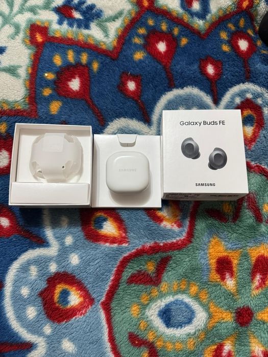 продам наушник новый