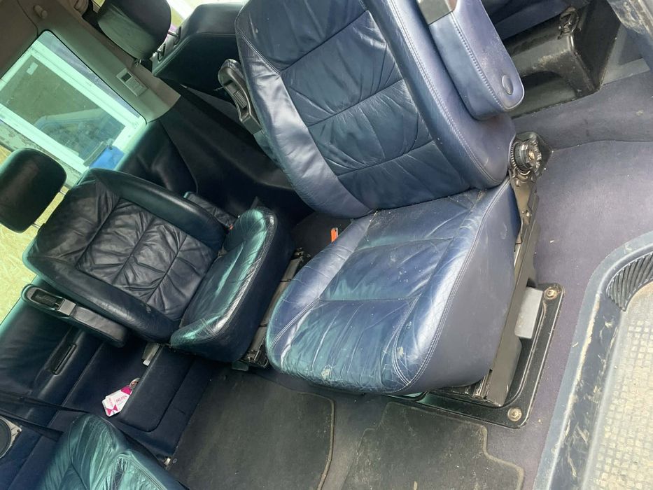 Volkswagen caravelle business