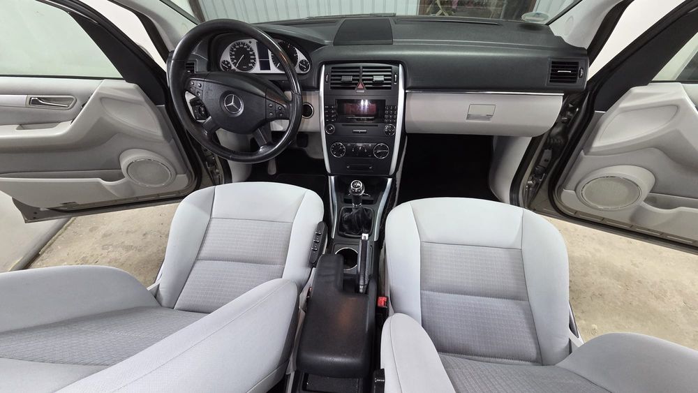 Vand Mercedes-Benz B200