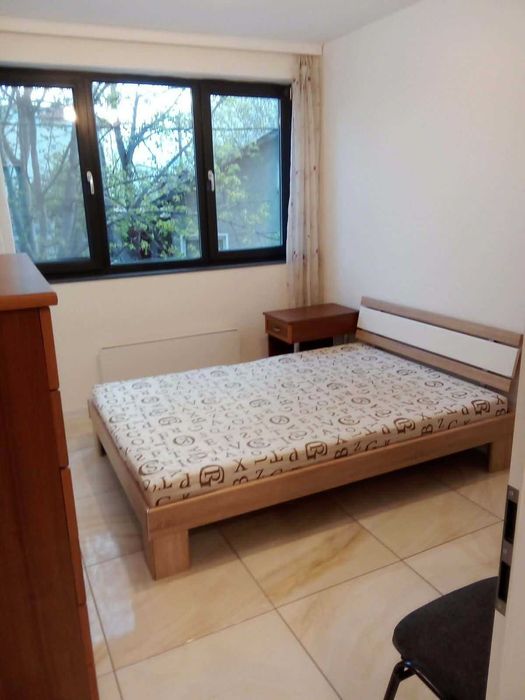 Собственик дава  двустаен апартамент в София, кв. Триъгълника до метростанция