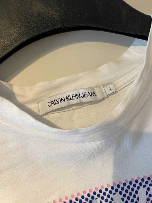 Оригинална и НОВА дамска тениска Calvin Klein Jeans