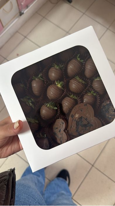 Свежая клубника в шоколаде