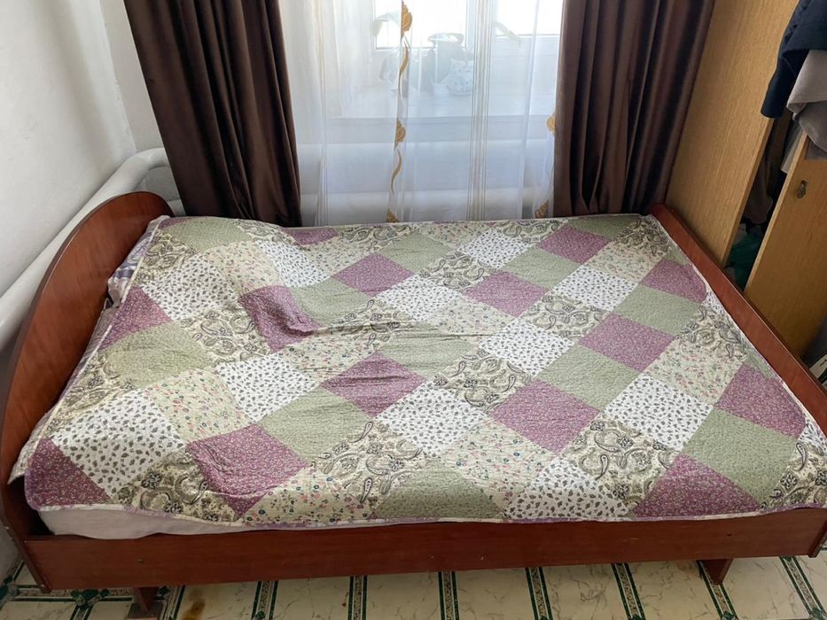 Кровать полутора спальный