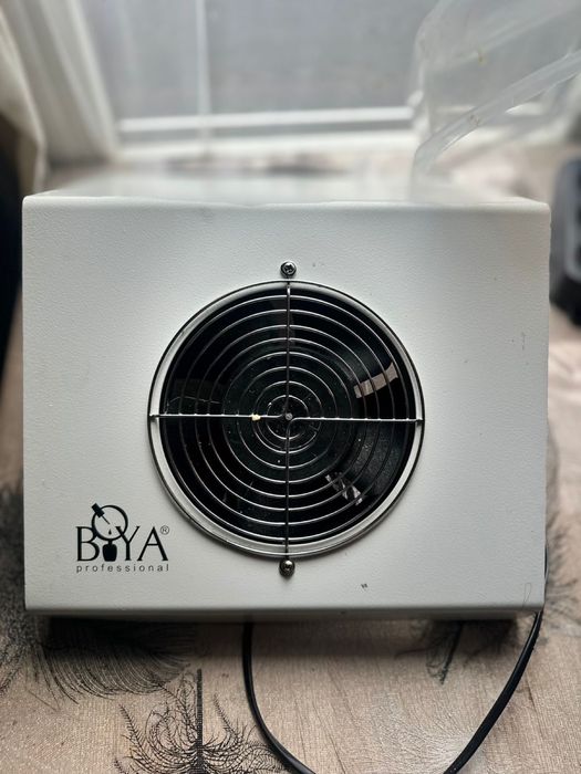 Продам вытяжку для маникюра