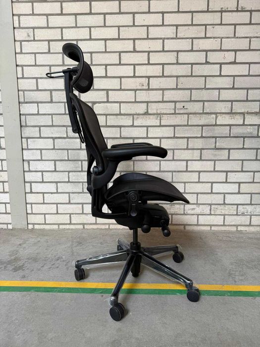 Refurbished Herman Miller Aeron Remastered Onyx (Atlas Headrest)