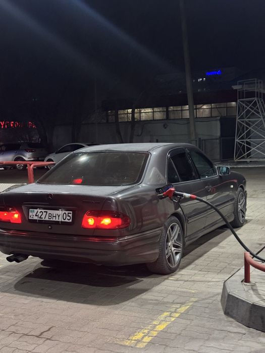 В продаже Мерседес w210.