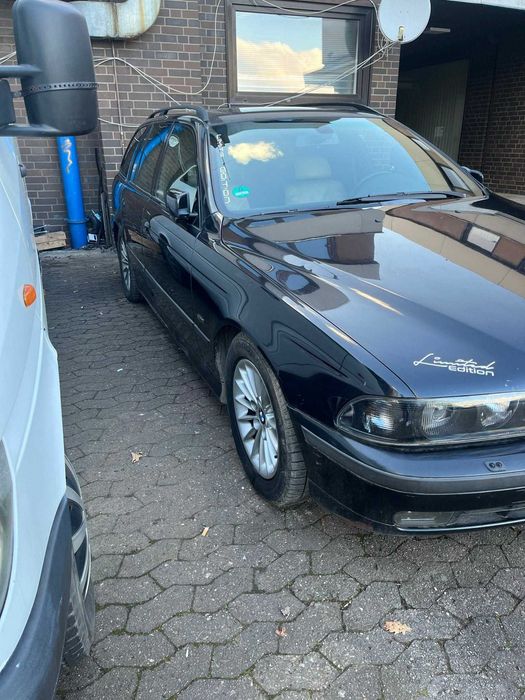 Автомобил BMW 530 М