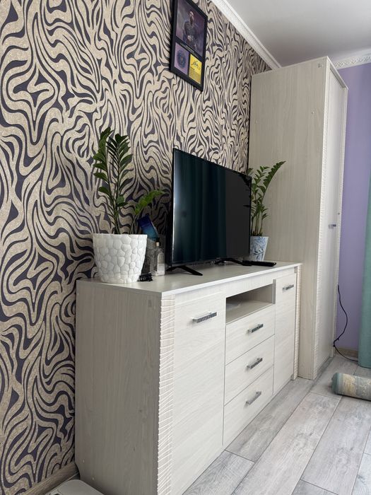 Продается кровать с тумбой ,шкаф в отличном состоянии