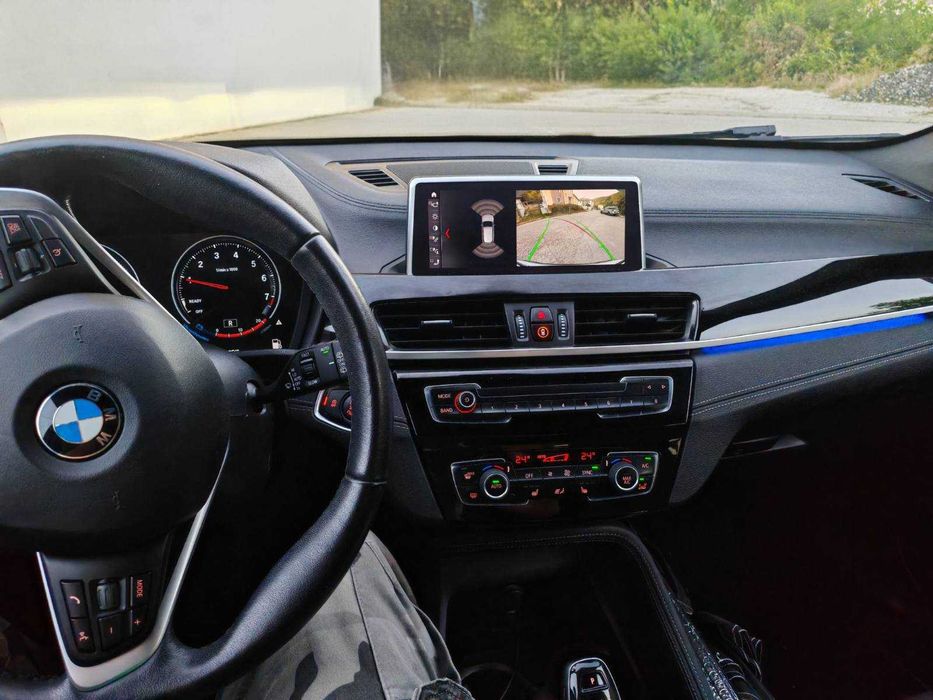 Автомобил BMW X1