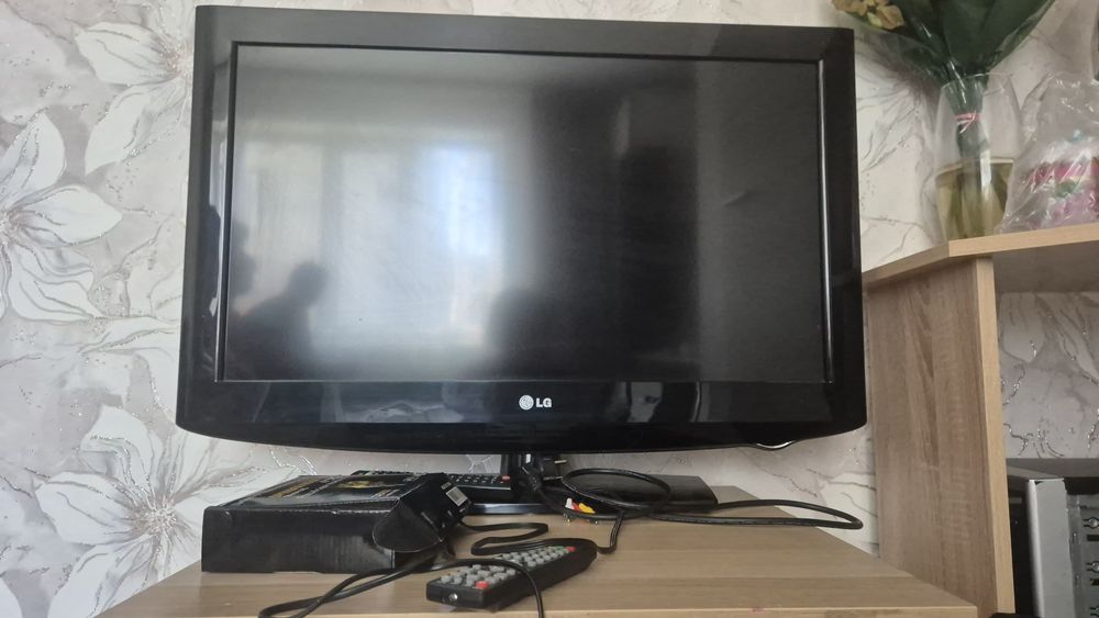 Продам телевизор LG б/у