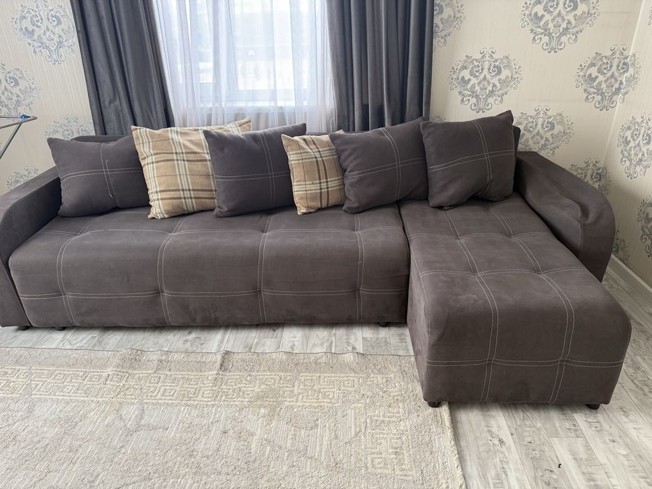 Продам диван угловой