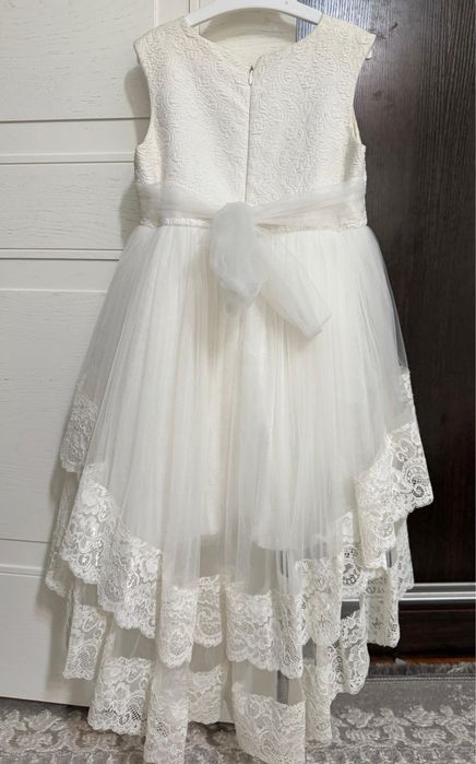 Платья детские праздничные