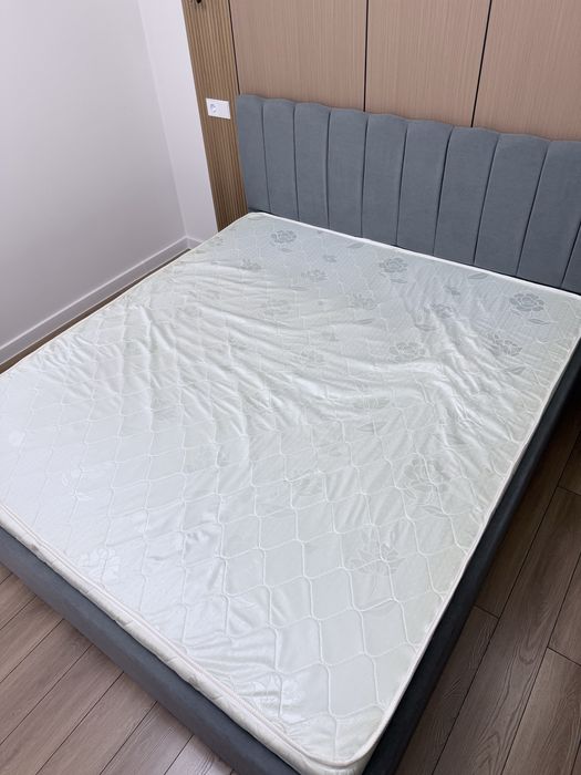 Матрас (б/у 2 мес) 180см x 200см