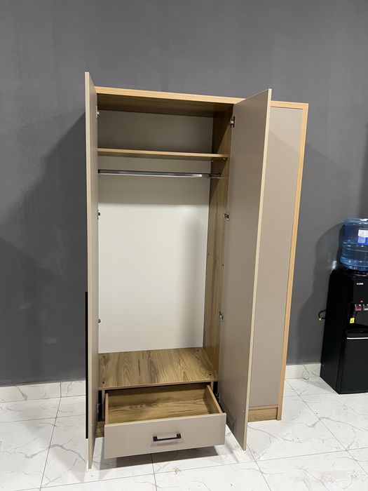 Shkaf 100% MDF razmer boʻyi 2.10 eni 1.30 ichi 50