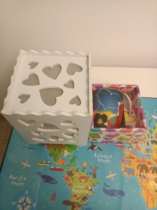 Бяла нощна лампа на сърца