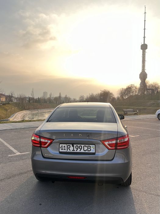 Продаю ЛАДА ВЕСТА 1,8л 2018г
