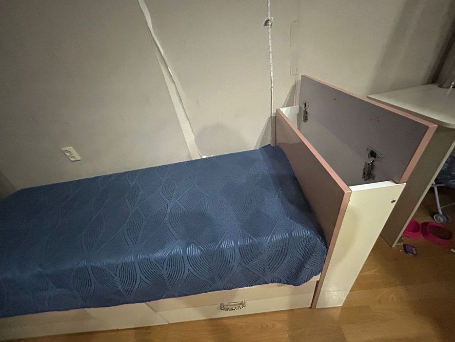 Спальный гарнитур с двумя кроватями