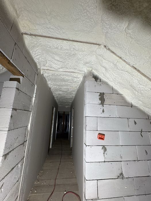 Izolatie spuma poliuretanica