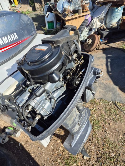 Мотор на лодку Yamaha 15 куб.