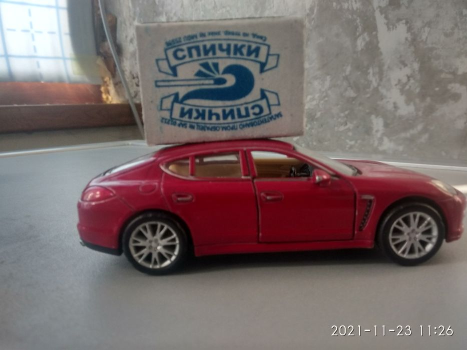 Продам машинку порше.