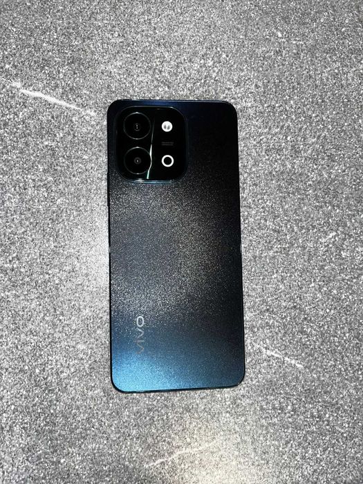 VIVO Y28 телефон