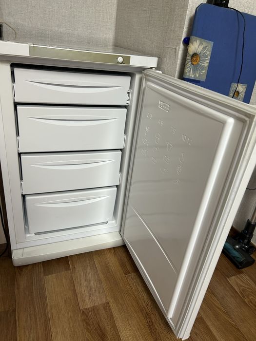Продам морозильник