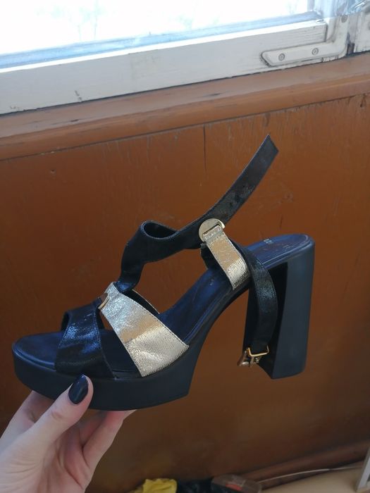 Босоножки 40 размер.