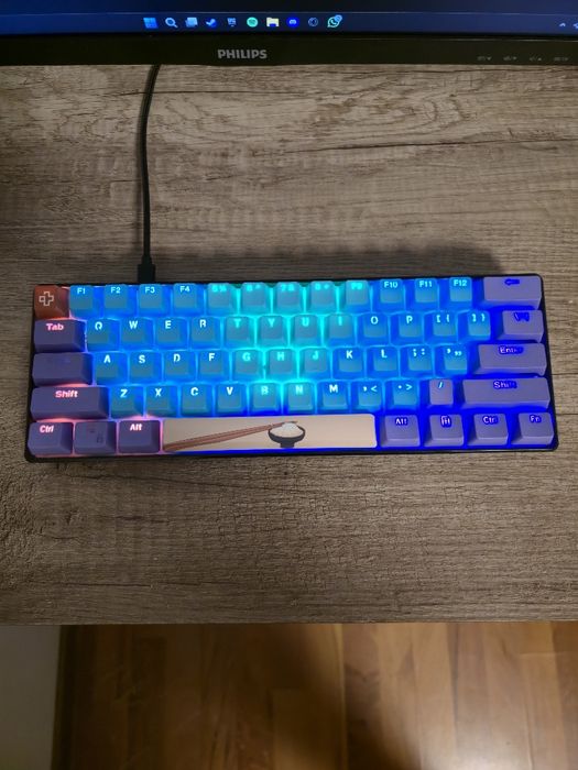 Tastatură Gaming Mecanică QwertyKey Rice 60% RGB - Hot-swappable