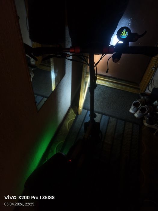 продам электросамокат куго м4