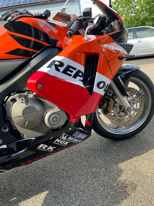 Motocicleta Honda CBR600RR PC37