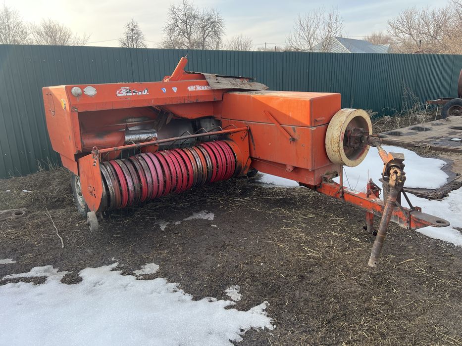 Трактор МТЗ82 и прес sipma