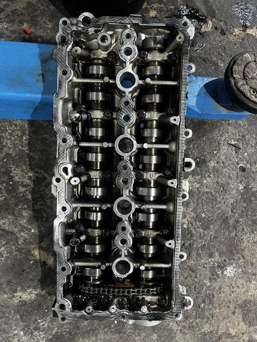 Капак,верига и разпределителни валове peugeot 1.5 blue HDI
