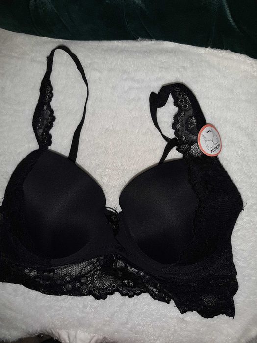 Sutien push up negru cu dantela prelungita